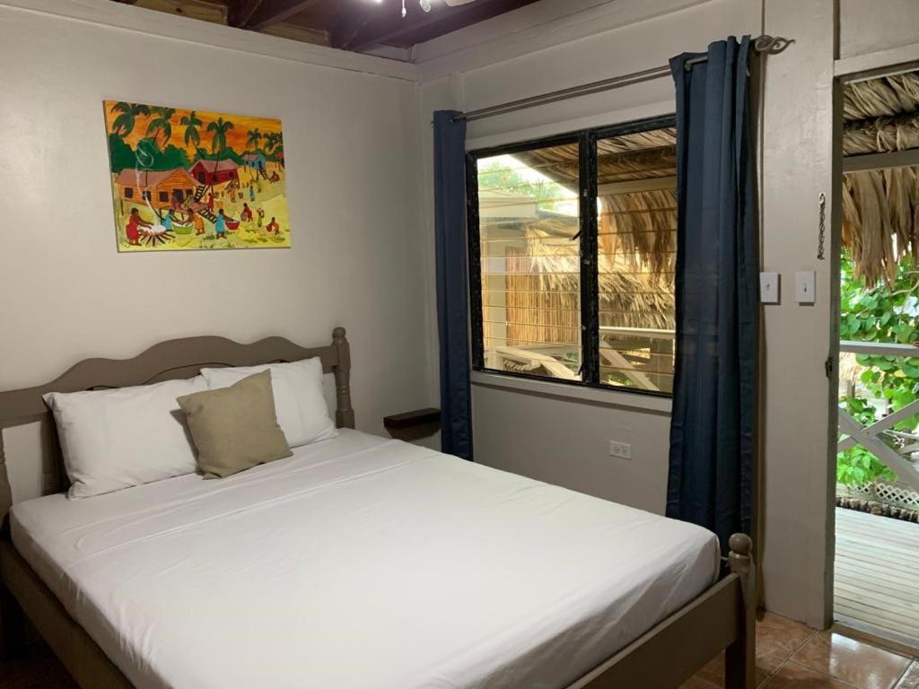 The Bounty Hotel Caye Caulker Kültér fotó