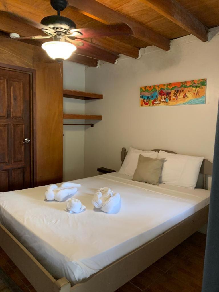The Bounty Hotel Caye Caulker Kültér fotó