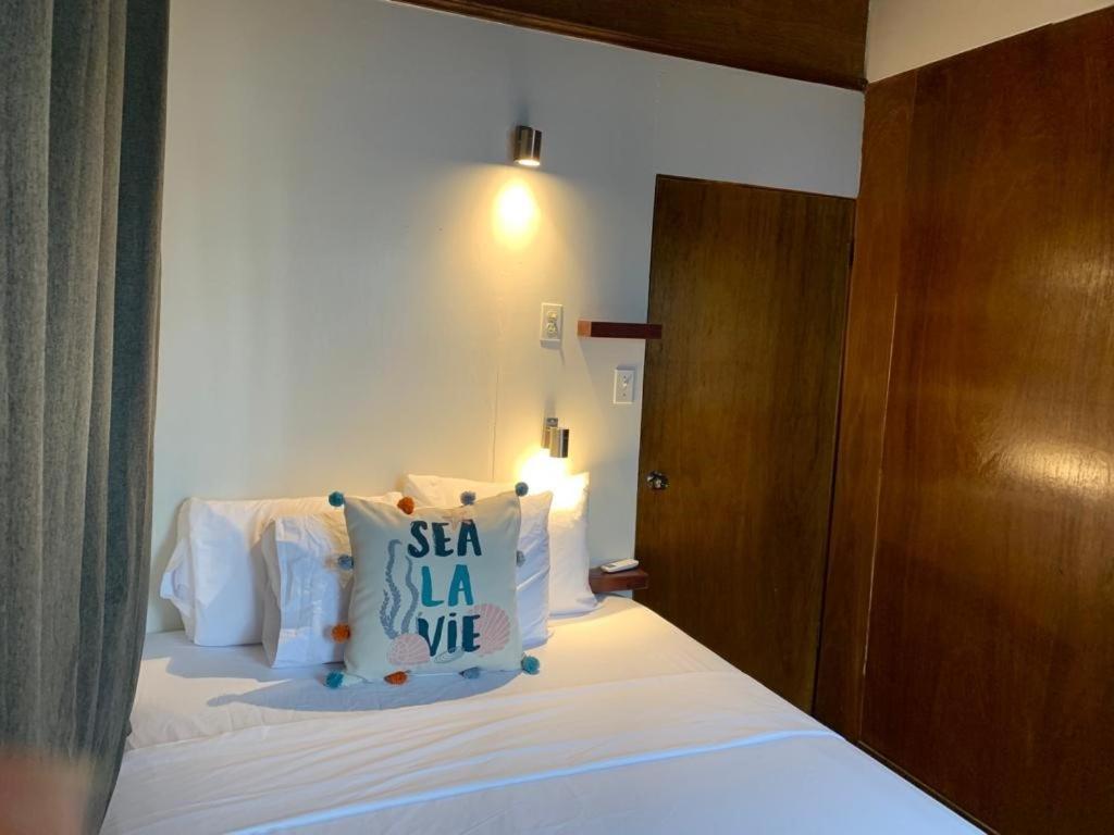 The Bounty Hotel Caye Caulker Kültér fotó