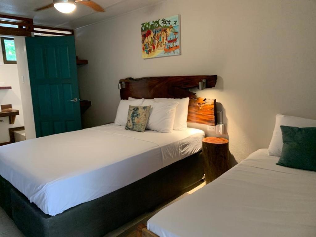 The Bounty Hotel Caye Caulker Kültér fotó